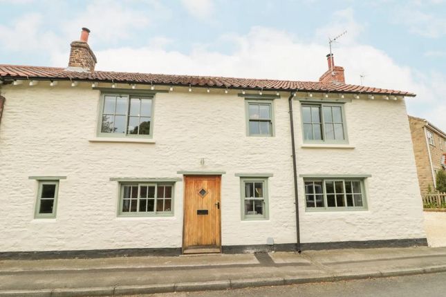 Hall Garth Lane, West Ayton, Scarborough 3 bed cottage for sale