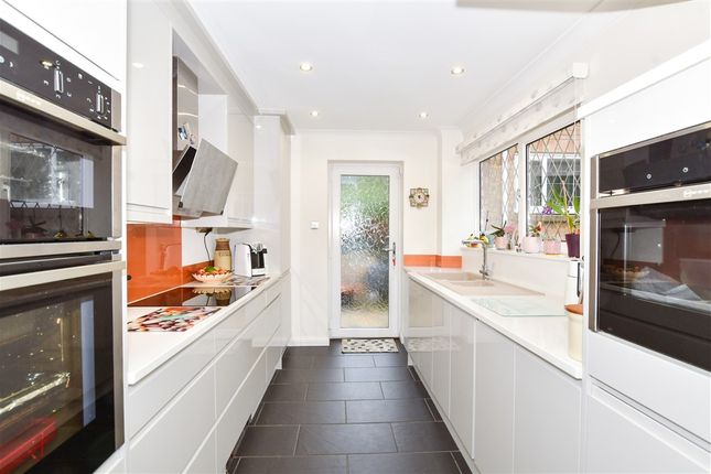 3 bed detached house