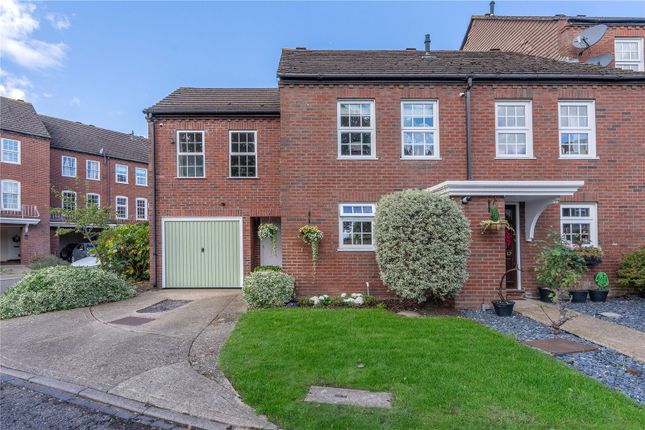4 bedroom end of terrace house for sale