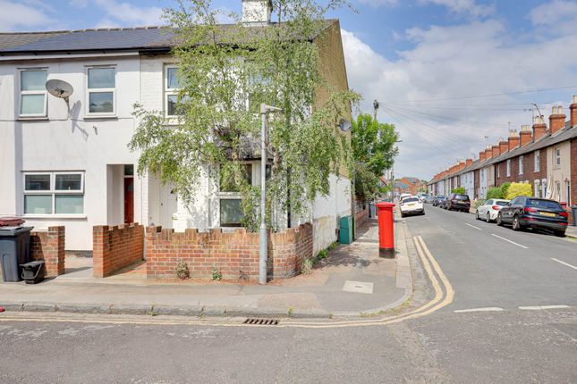 Cardiff Road, Reading 2 bed end of terrace house for sale
