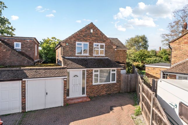 Lake Close, Byfleet, West Byfleet... 4 bed link detached house for sale