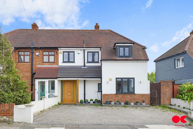 Parkside Avenue, Romford RM1 3 bed semi