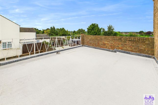 4 bed retail premises