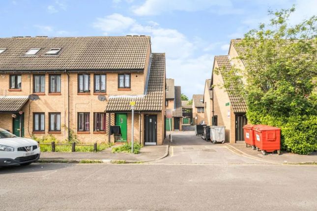 Studio flat for sale