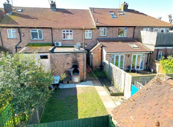 Crabtree Lane, Lancing BN15 2 bed apartment for sale