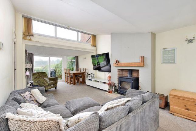 Rossway, Berkhamsted HP4 Semi detached house for sale