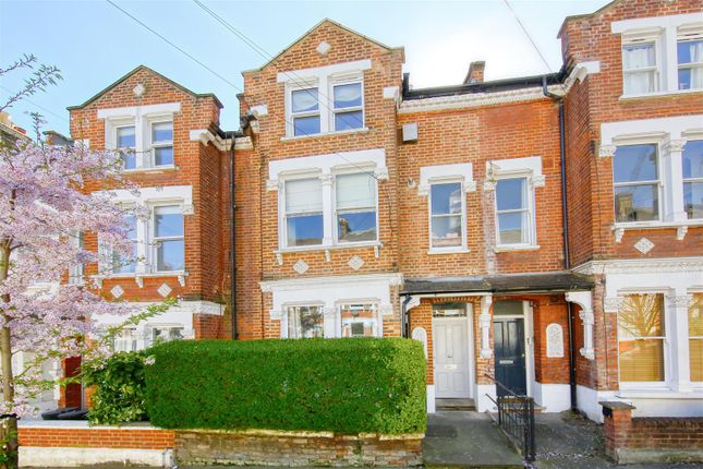 Comyn Road, London 3 bed flat for sale