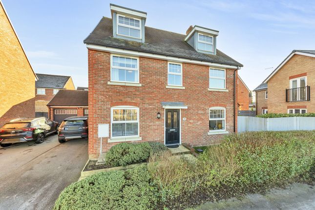 Miles Way, Buntingford SG9 5 bed detached house for sale