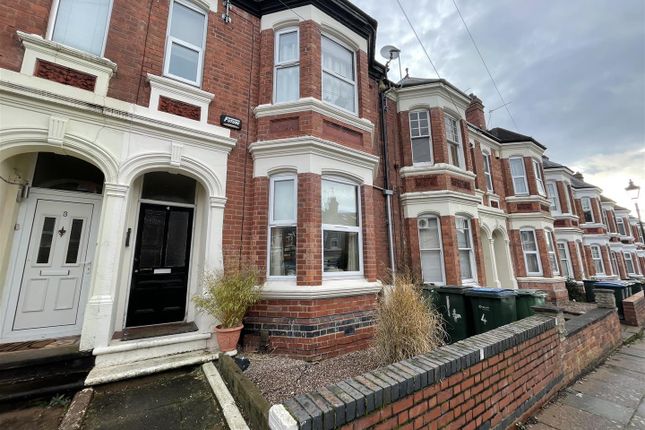 4 bedroom flat for sale