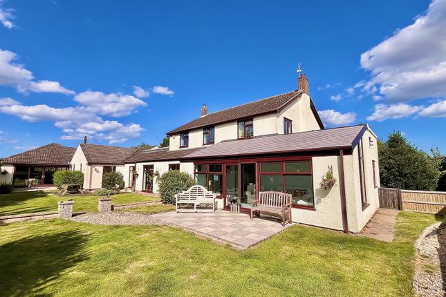 4 bed detached house