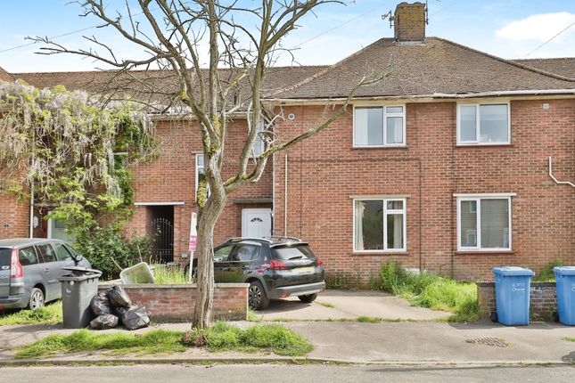 5 bedroom semi-detached house for sale