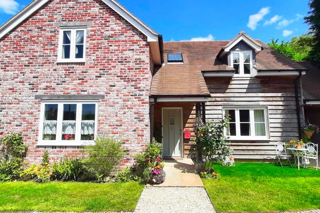 2 bed detached house