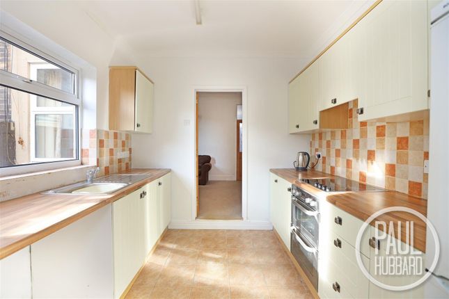 May Road, Lowestoft, NR32 4 bed end of terrace house for sale