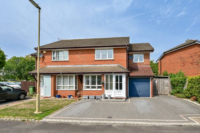 Nevada Close, Farnborough, Hampshire... 3 bed semi