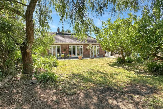 Cambridge Road, Oakington, Cambridge 4 bed detached bungalow for sale