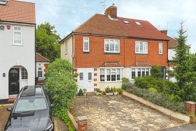 Fanshawe Crescent, Ware, SG12 3 bed semi