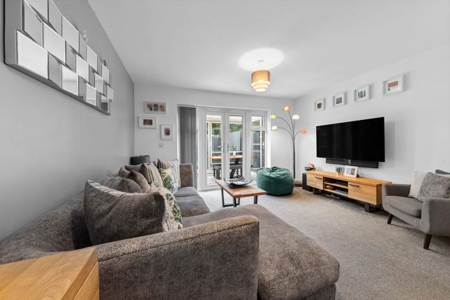Barkers End, Sittingbourne ME10 2 bed terraced house for sale