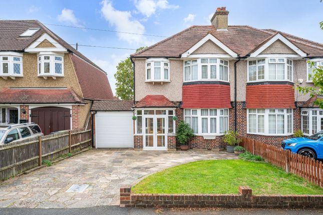 Seaforth Gardens, Stoneleigh 3 bed semi