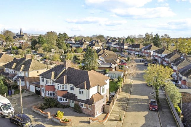 Bevan Road, Cockfosters EN4 5 bed semi