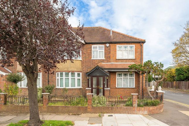 Roxborough Avenue, Isleworth TW7 5 bed house for sale