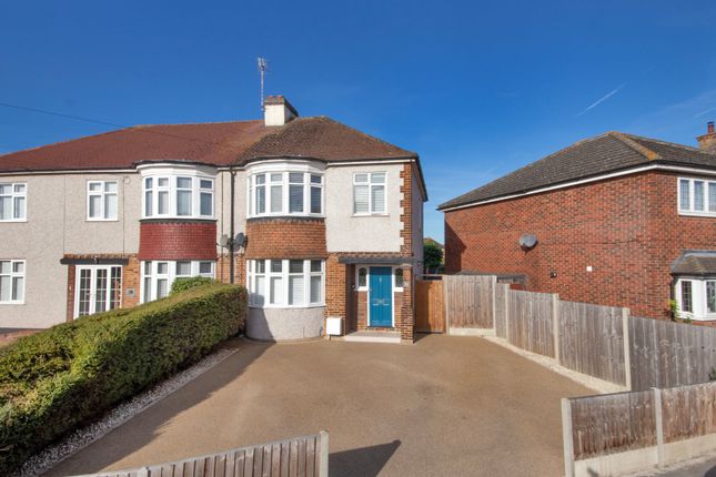 Hedge Place Road, Greenhithe, Kent, DA9 3 bed semi
