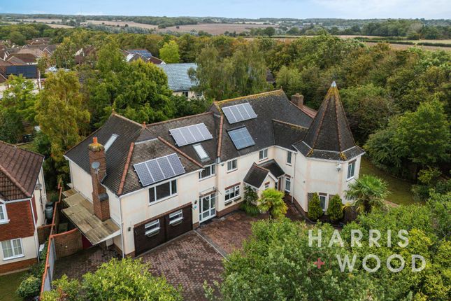 Broadoaks Crescent, Braintree, Essex CM7 9 bed detached house for sale