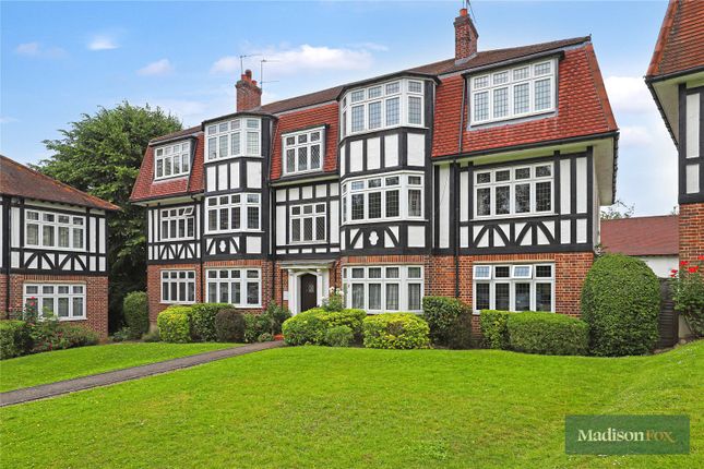 Grange Court, Loughton IG10 3 bed apartment for sale