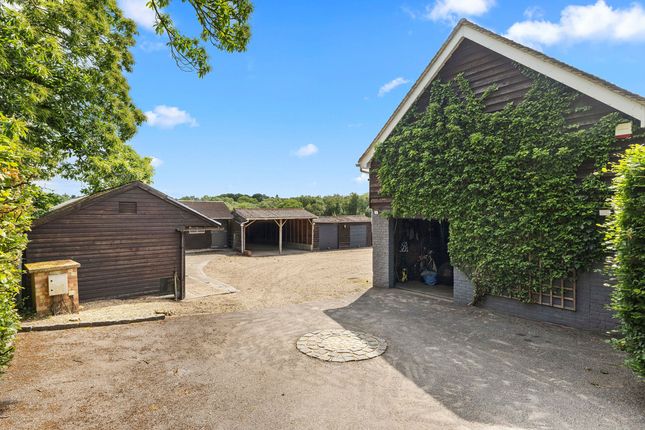 Bousley Rise, Ottershaw, KT16 5 bed detached house for sale
