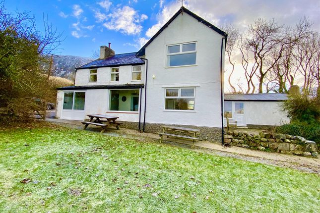 Clynnogfawr, Caernarfon 5 bed detached house for sale