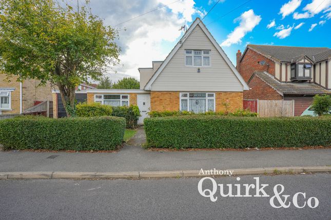 May Avenue, Canvey Island, SS8 3 bed detached house for sale