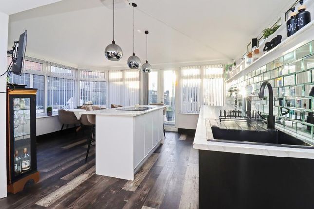 Ackholt Road, Aylesham, Canterbury... 3 bed semi