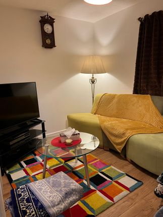Flat, Honeysuckle Court, Hyacinth... 2 bed flat for sale