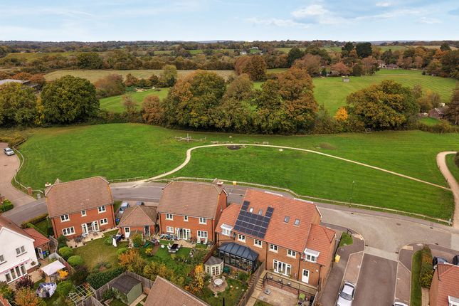 Watermeadow Lane, Storrington, RH20 5 bed semi