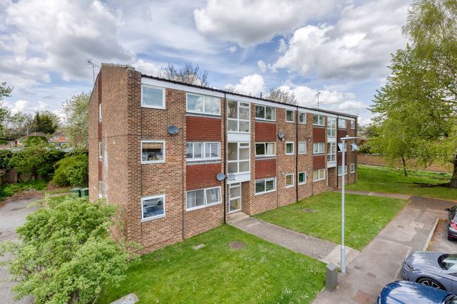 Francis Close, Hitchin SG4 2 bed apartment for sale