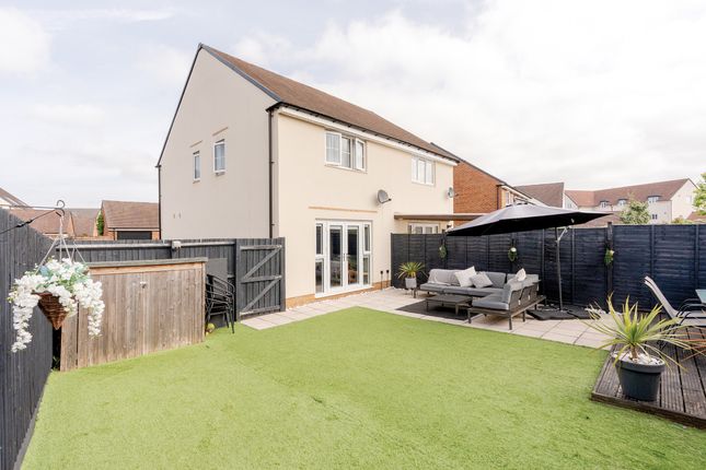 2 bedroom semi-detached house for sale