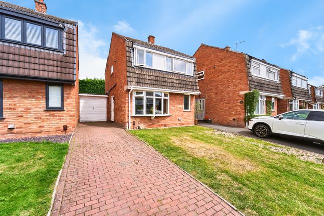 3 bedroom link detached house for sale