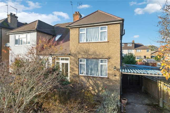 Beechcroft Avenue, Croxley Green... 3 bed semi