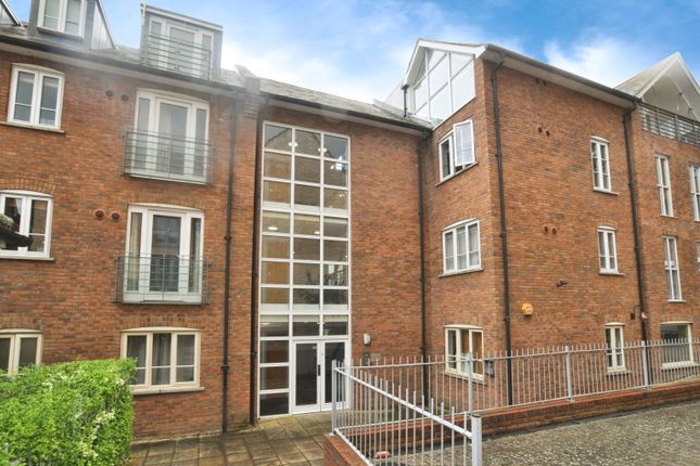 Coopers Yard, Hitchin 2 bed flat for sale
