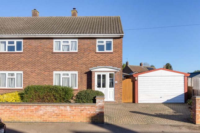 Whitecrofts, Stotfold, SG5 4EB 3 bed semi