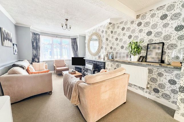 Leggatts Close, Watford, WD24 3 bed semi