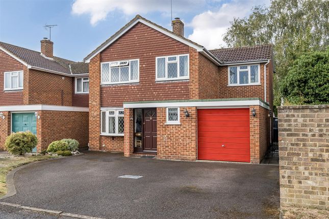 Bramling Avenue, Yateley GU46 4 bed detached house for sale