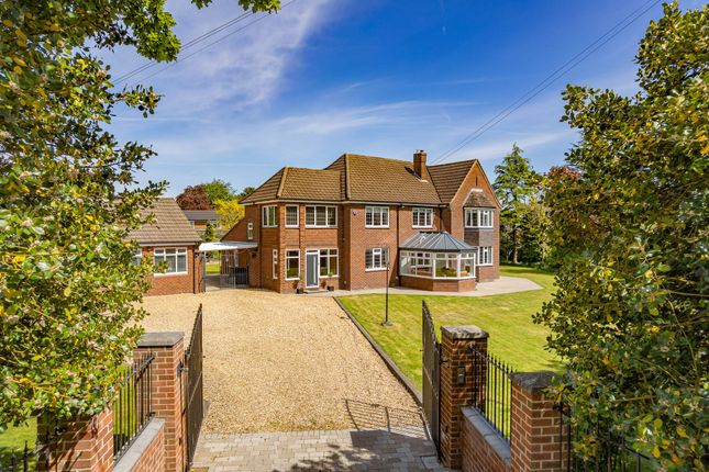 Hob Hey Lane, Culcheth, WA3 6 bed detached house for sale