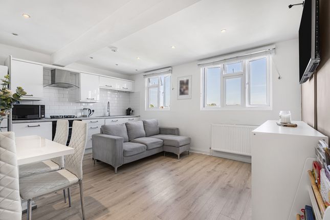 The Chase, Wallington, SM6 2 bed apartment for sale