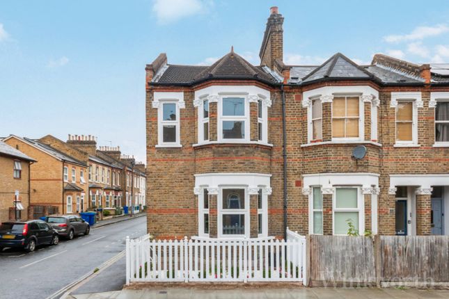 4 bedroom end of terrace house for sale