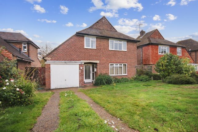 Meadowcroft Close, East Grinstead, RH19 3 bed detached house for sale
