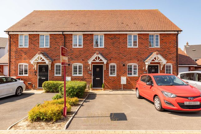 Sunflower Way, Crawley RH10 2 bed terraced house for sale