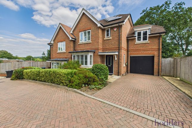 Lowther Close, Chertsey, Surrey, KT16 4 bed semi