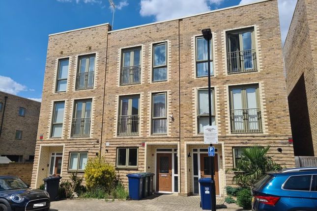 Edgecumbe Avenue, Colindale, London... 3 bed townhouse for sale