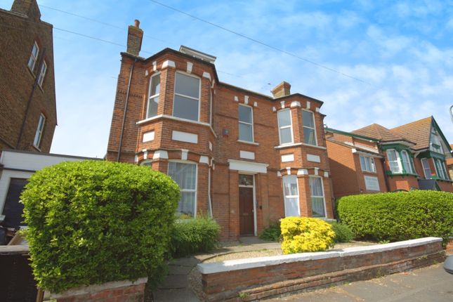 8 bedroom flat for sale