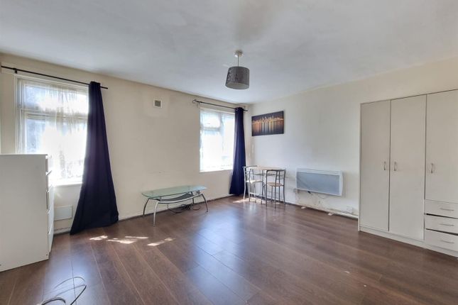 Green Lane, Ilford 1 bed maisonette for sale